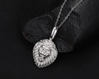 925 sterling silver VVS1 moissanite lion pendant™