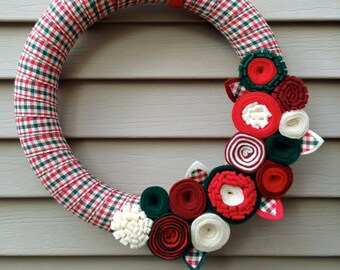 Felt Flower Christmas Wreath: Plaid Fabric Holiday Decor