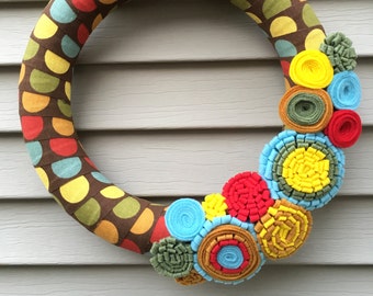 Couronne de fleurs en feutre : tissu à pois, décoration d'automne (12 pouces)