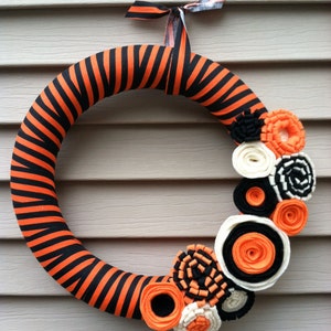 Halloween Wreath Black and Orange Striped Fabric with Felt Flowers Halloween Wreath Fall Wreath Fabric Wreath Felt Flower Wreath image 1