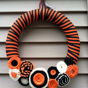 Halloween Wreath Black and Orange Striped Fabric with Felt Flowers Halloween Wreath Fall Wreath Fabric Wreath Felt Flower Wreath image 2