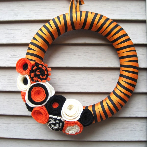 Halloween Wreath -  Black and Orange Striped Ribbon Wreath with Felt Flowers - Halloween Wreath - Fall Wreath - Felt Flower Wreath - Felt