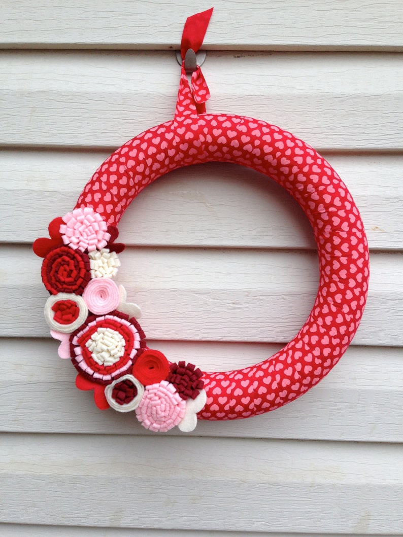 Valentine's Day Wreath Heart Fabric Wreath decorated w/ felt flowers. Valentine Wreath Mother's Day Wreath Heart Wreath Red heart image 1