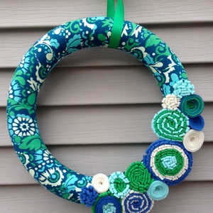 Spring Wreath Summer Wreath Felt Flower Wreath Mother's Day Wreath Fabric Wreath Flower Wreath Blue Wreath Yarn Felt Wreath image 2