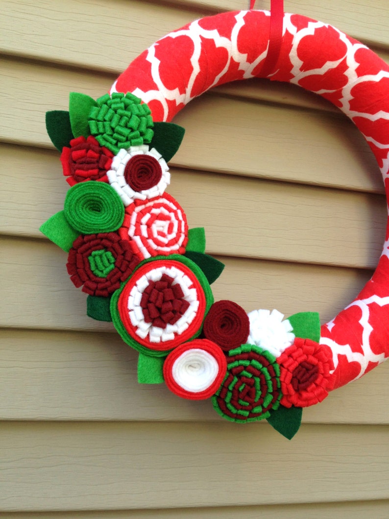 Christmas Wreath, Modern Wreath, Holiday Wreath, Patterned Wreath, Christmas Patterned Fabric Wreath, Felt Flower Wreath, Ribbon Wreath image 3