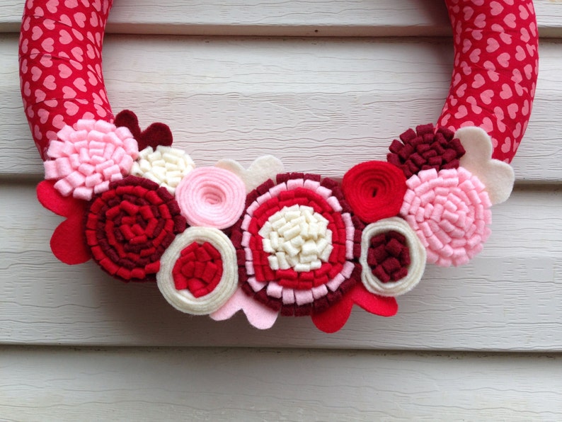 Valentine's Day Wreath Heart Fabric Wreath decorated w/ felt flowers. Valentine Wreath Mother's Day Wreath Heart Wreath Red heart image 4