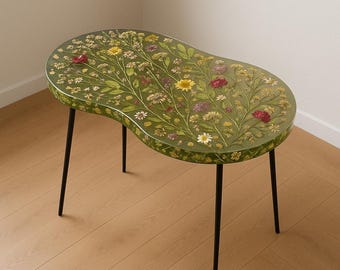 Mesa en resina epoxi verde transparente con flores, mesa auxiliar, mesa epoxi, mesa de centro epoxi, resina, decoración del hogar, mesa de centro redonda.