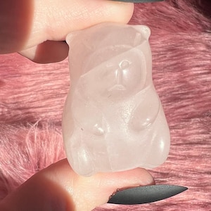 ONE (1) Stunning High Quality Kawaii Chunky Capybara Crystal Carving