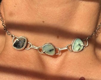 Collier ras du cou en opale bleue du Pérou