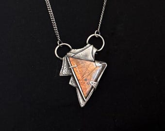 Pendentif brutaliste en labradorite