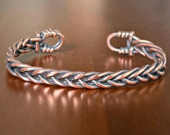 Bracelet en fil de cuivre tressé – Manchette bohème ajustable