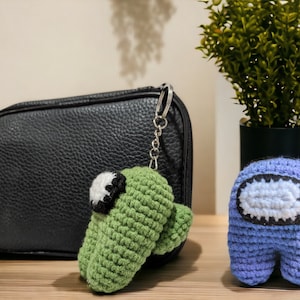 Simpatico modello Amigurumi all'uncinetto, Among Us, Portachiavi all'uncinetto, Portachiavi Kawaii, Miniatura dell'astronauta, Kit in miniatura fai da te, Tutorial PDF, Bluey immagine 1