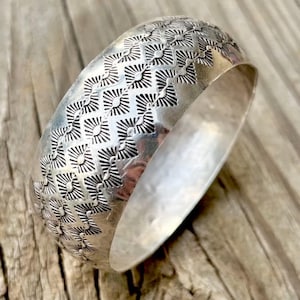 ナバホ族　Douglas Etsitt作　Sterling Silver ナバホ族 Douglas Etsitt作 Sterling Silver - メルカリ