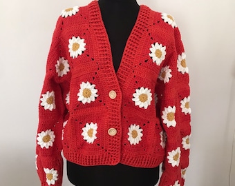 Cardigans rouges oversize au crochet tournesol pour femmes, cardigan floral tricoté, cadeau de fête des mères fait main, pull marguerite rouge, fait sur mesure