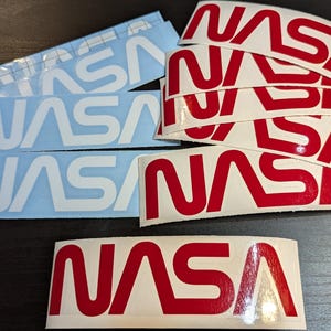 Decalque de vinil com logotipo de minhoca da NASA (6" de largura)