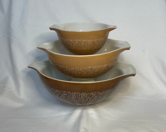 PYREX Woodland cinderella mixing bowl set of 3