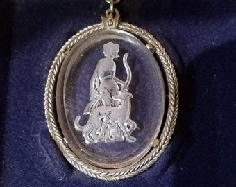 Vintage 1973 Avon Goddess Diana Reverse Intaglio style pendant necklace