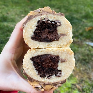 Gourmet Gefüllte Erdnussbutter Schokolade Kuchen Cookie Rezept (Digitaler Download)