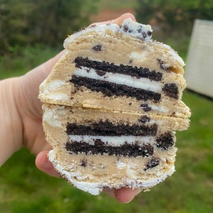 Gourmet Thick Stuffed Cookies ‘n’ Cream Cookie Recipe, Thick Chunky New York Style Cookies. Bakery Style Cookies