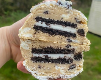 Gourmet Thick Stuffed Cookies ‘n’ Cream Cookie Recipe, Thick Chunky New York Style Cookies. Bakery Style Cookies