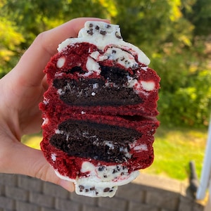 Red Velvet Oreo Gefüllter Keks Rezept: Gourmet dicker Keks (Digitaler Download)