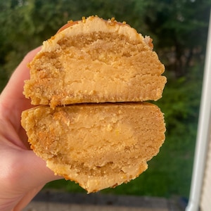 RECEPT - Gevulde butterscotch biergourmetkoekje RECEPT. Koekje in New York-stijl. Gastronomisch gevuld koekje. Butterscotch-bier.