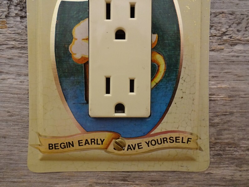 Bathroom Decor Bath Primitive Lighting Vintage Switch Plate Gillette Razors Tin Outlet Cover GFC-3092