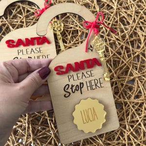 Santa Stop Here with Magic Key Door Hanger, Christmas Door Sign, Personalized Santa Stop Here Sign, Santa&#39;s Magical Christmas Key