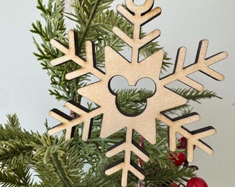 木製の雪の結晶のオーナメント ミッキーマウスをテーマにした