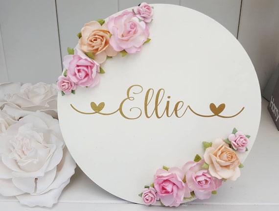 Floral personalised sign, wooden round name plaque, wall decor, nursery, girls room plaque, roses personalised plaque, gift for her