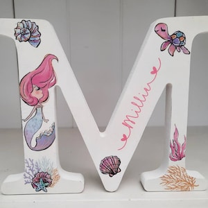 Letra de madera personalizada, nombre de sirena hecho a mano, de pie, de madera. Estantería decorativa para dormitorio, regalo para bebé recién nacido.