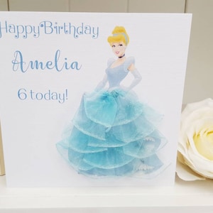 Personalisierte Prinzessin Geburtstagskarte mit 3D Kleid. Handgemachte Karte