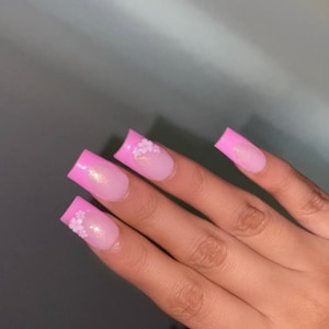 sparkly light pink base / pink French tip nails / flower charm nails / gel nails / press on nails