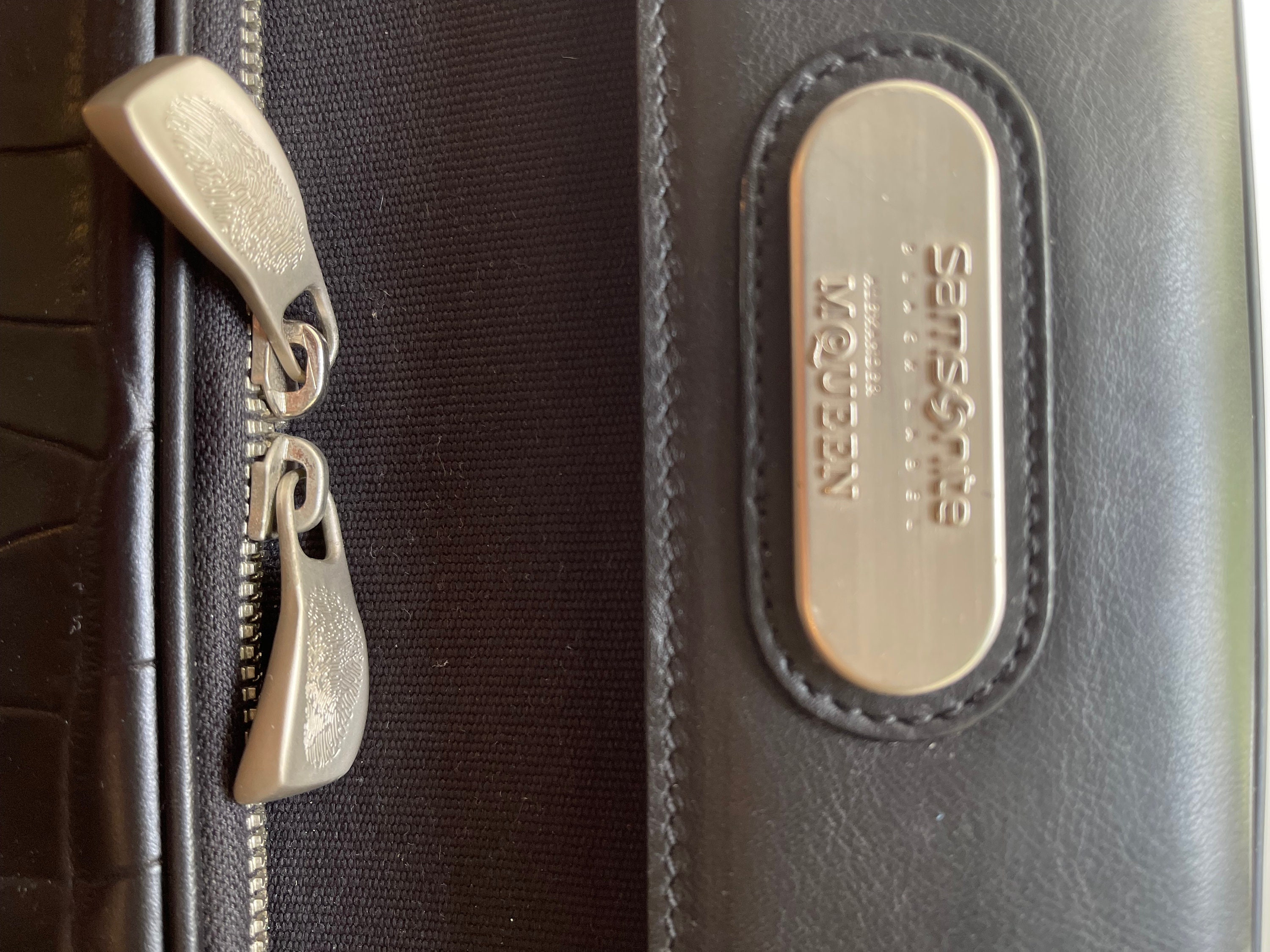 Samsonite McQUEEN パスポートケース ダークブラウン Samsonite McQUEEN パスポートケース ダークブラウン - メルカリ