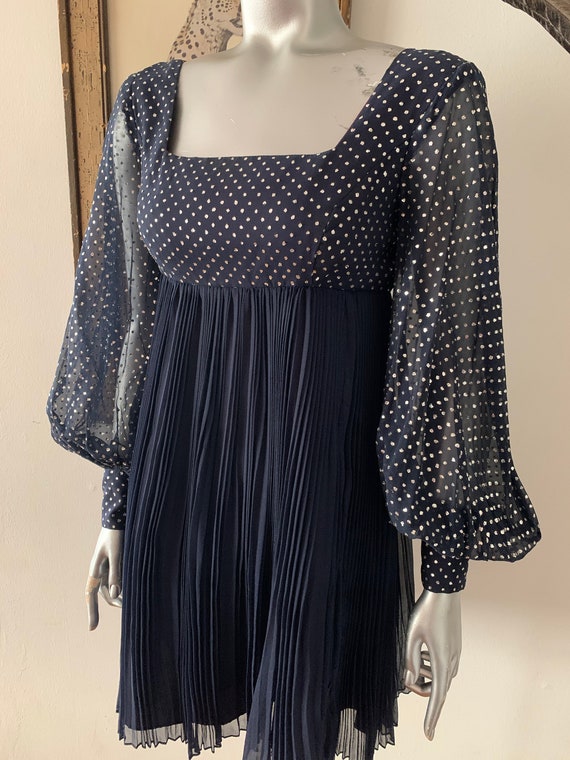 Fun 1970s Babydoll Cut Chiffon Dress with Balloon