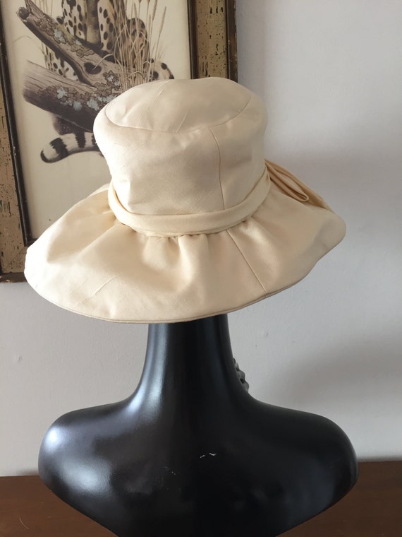 1950s Ivory Silk Wide Brim Wedding Hat - image 3