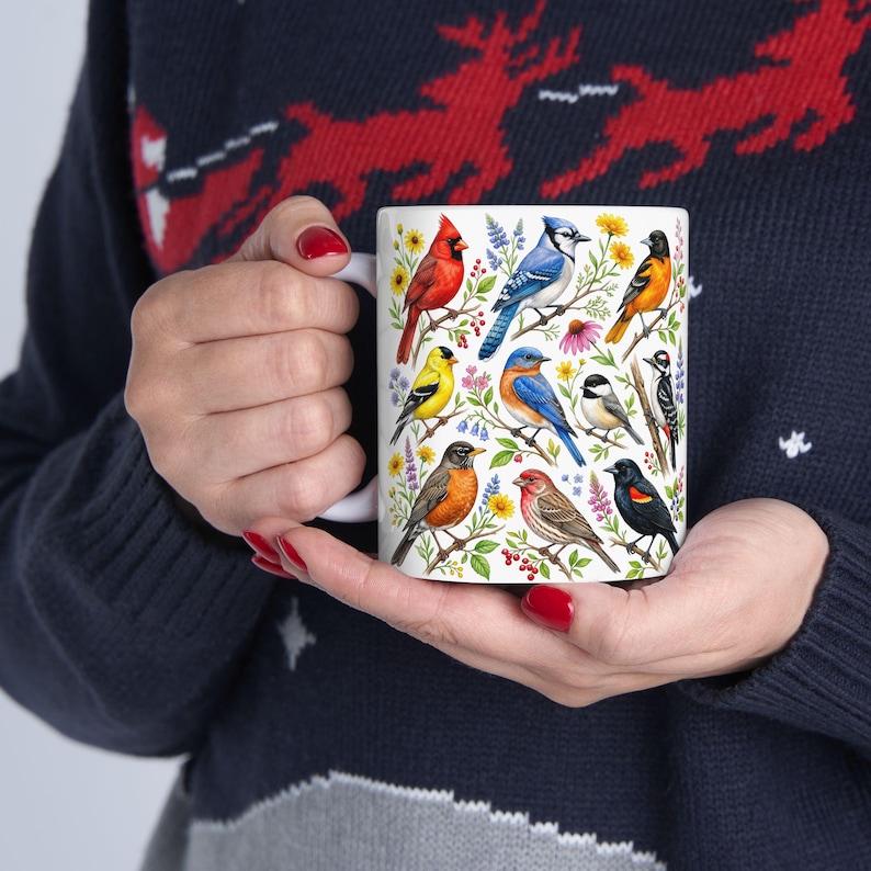 Taza de café con pájaros de jardín, aves cantoras norteamericanas, taza de té, cardenal, jilguero, arrendajo azul, petirrojo, arte floral, regalo para observadores de aves, decoración de primavera y verano imagen 4