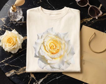 Witte rozen crèmekleurige bloemen T-shirt, elegant bloemen T-shirt, perfect voor bruiloften, jubilea, als bruidstop, gepersonaliseerd romantisch cadeau voor moeder, lerares, vrouw of zus.