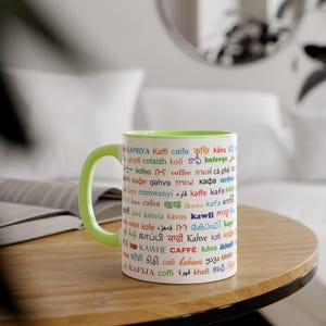 Bunter mehrsprachiger Kaffeebecher - Weltsprache-Tasse, Reisegeschenk, Sprachliebhaber-Trinkgefäß, Polyglot-Küchendekor CA