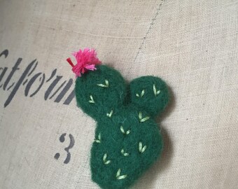 Needle Felted Cactus Cacti Brooch Badge Pin Green
