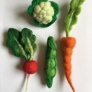 CARROT needle felted vegetable brooch pin badge image 2