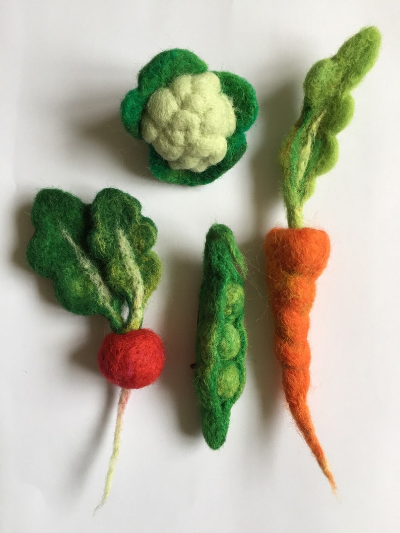CARROT needle felted vegetable brooch pin badge image 2