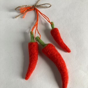 Set of 3 Mini Tiny Needle Felted Chilli Pepper Christmas Tree Decorations image 2