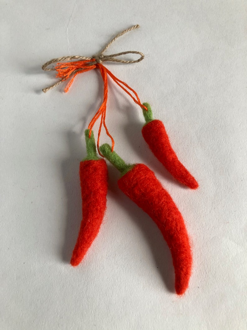 Set of 3 Mini Tiny Needle Felted Chilli Pepper Christmas Tree Decorations image 2