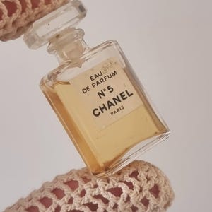 Vintage Chanel no.5 Eau de parfum miniature 4ml , amazing fragrance