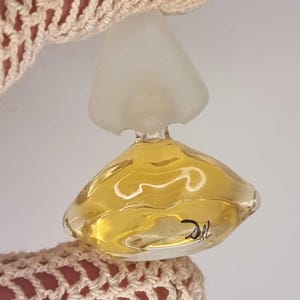 Salvatore Dali &#39;Lips&#39;-parfum uit 1980, 5 ml / 0.17 fl oz Miniature Splash, geen doos beschikbaar.