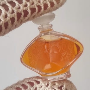 Vintage 1999 Lalique  - Le Baiser eau de parfum 4,5ml miniature,  no box available