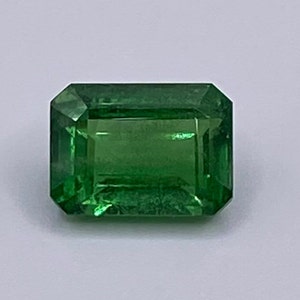 Tsavorite image 1