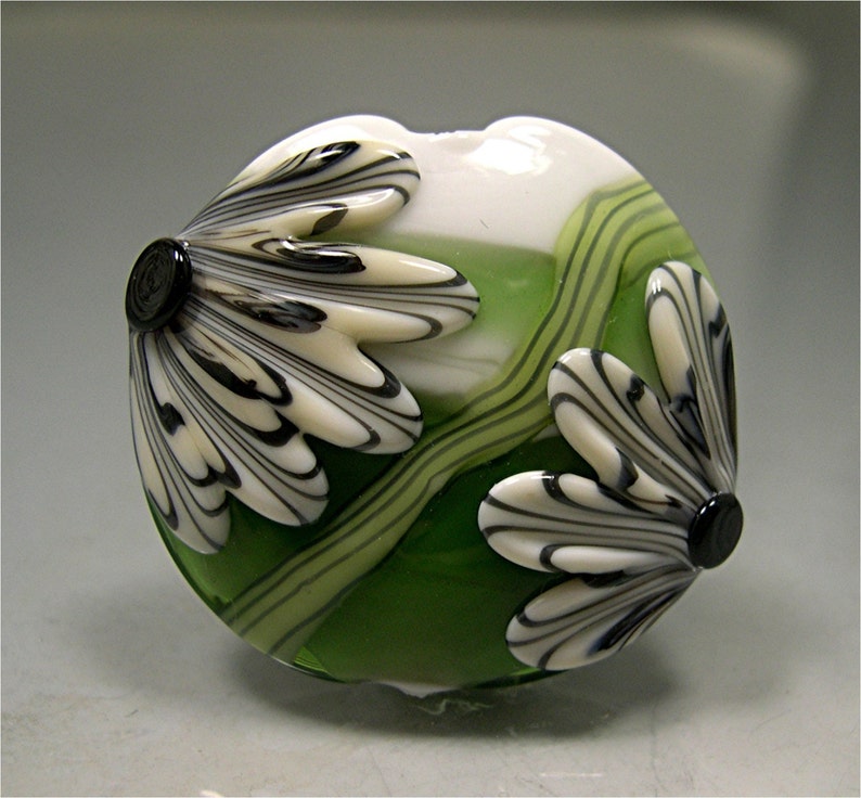 TUTORIAL LAMPWORK Learn how to make flower petal cane for glass bead making by Donna Millard sra image 4