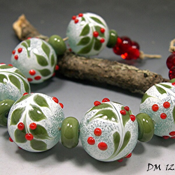 Handmade LAMPWORK Beads by DONNA MILLARD christmas beads red green holly berries leaves winter Holly Dazzle